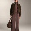 Pantaloni dritti a gamba larga a costine in modal spazzolato Pantaloni dritti a gamba larga a costine in modal spazzolato