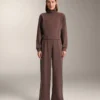 Pantaloni dritti a gamba larga a costine in modal spazzolato Pantaloni dritti a gamba larga a costine in modal spazzolato