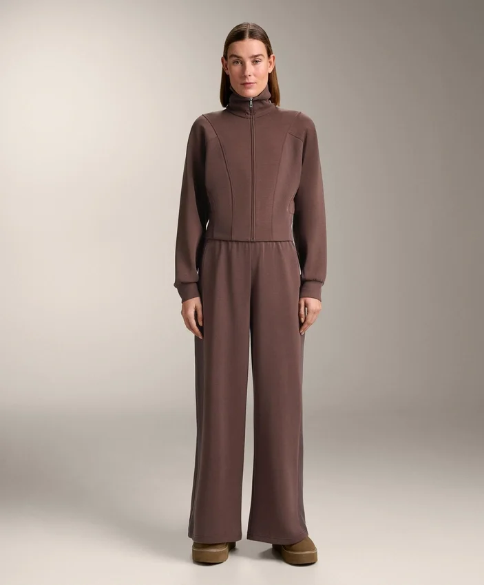 Pantaloni dritti a gamba larga a costine in modal spazzolato Pantaloni dritti a gamba larga a costine in modal spazzolato