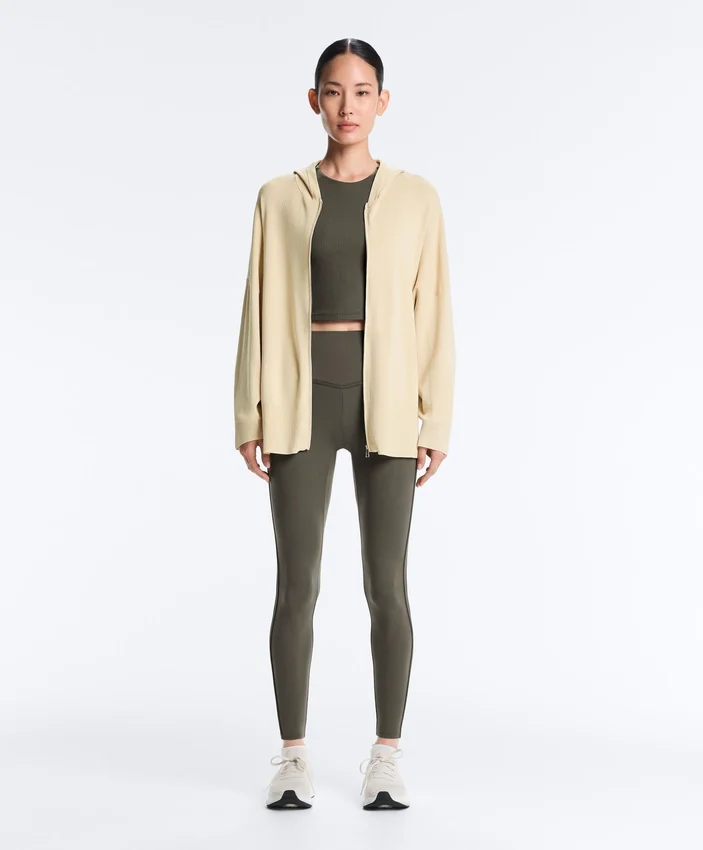 Giacca lunga in maglia con cappuccio Giacca lunga in maglia con cappuccio
