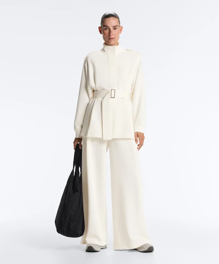 Pantaloni a vita alta in twill a gamba larga con pieghe Pantaloni a vita alta in twill a gamba larga con pieghe