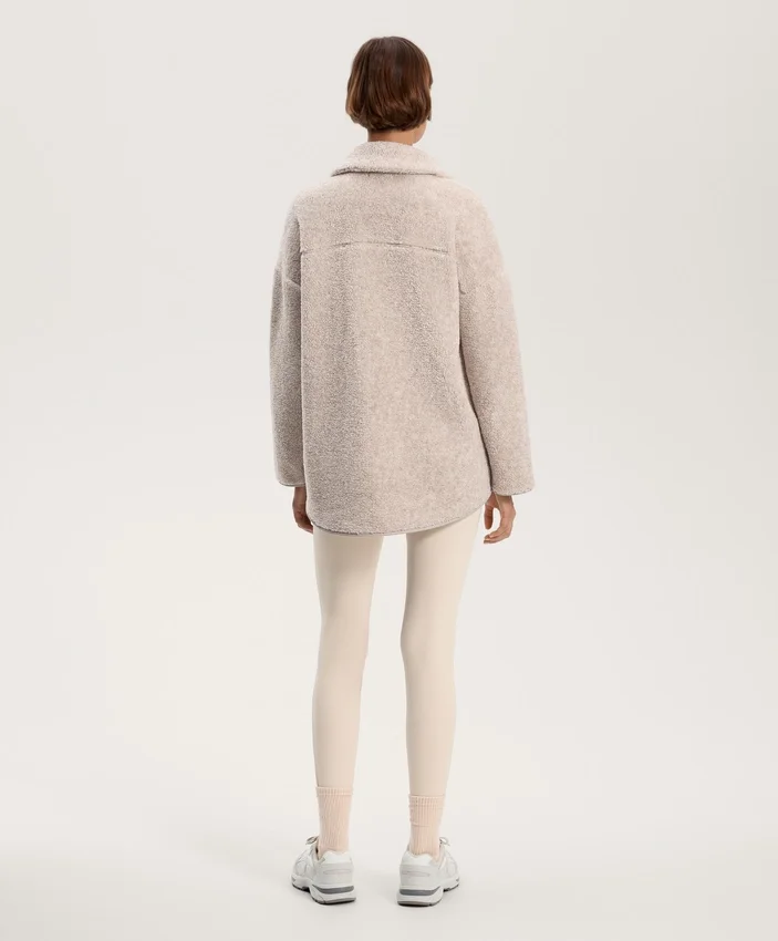 Giacca oversize in finta pelle di montoni Giacca oversize in finta pelle di montoni