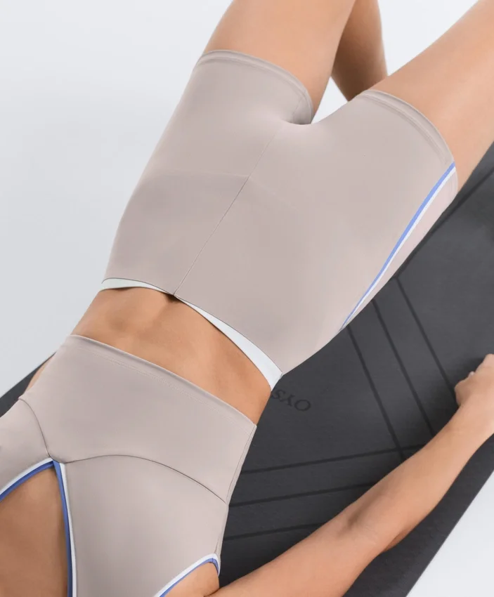 Hot pants a vita alta Compressive da 10 cm a contrasto Hot pants a vita alta Compressive da 10 cm a contrasto