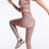 Leggings a vita alta, Compressive, con Core Control e lunghezza alla caviglia, con dettagli a contrasto Leggings a vita alta, Compressive, con Core Control e lunghezza alla caviglia, con dettagli a contrasto