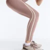 Leggings a vita alta, Compressive, con Core Control e lunghezza alla caviglia, con dettagli a contrasto Leggings a vita alta, Compressive, con Core Control e lunghezza alla caviglia, con dettagli a contrasto