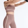 Leggings a vita alta, Compressive, con Core Control e lunghezza alla caviglia, con dettagli a contrasto Leggings a vita alta, Compressive, con Core Control e lunghezza alla caviglia, con dettagli a contrasto