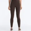 Leggings a vita alta Compressive con Core Control, lunghezza alla caviglia e dettaglio a onde Leggings a vita alta Compressive con Core Control, lunghezza alla caviglia e dettaglio a onde