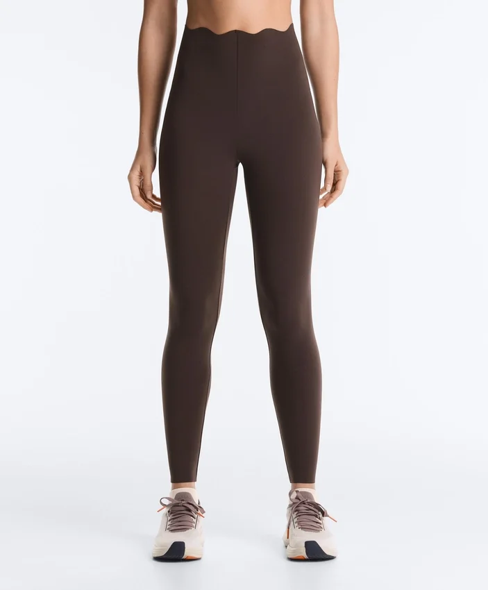 Leggings a vita alta Compressive con Core Control, lunghezza alla caviglia e dettaglio a onde Leggings a vita alta Compressive con Core Control, lunghezza alla caviglia e dettaglio a onde
