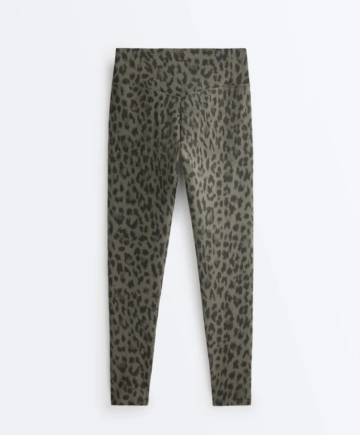 Leggings a vita alta e lunghezza alla caviglia con stampa leopardata Evermove Leggings a vita alta e lunghezza alla caviglia con stampa leopardata Evermove