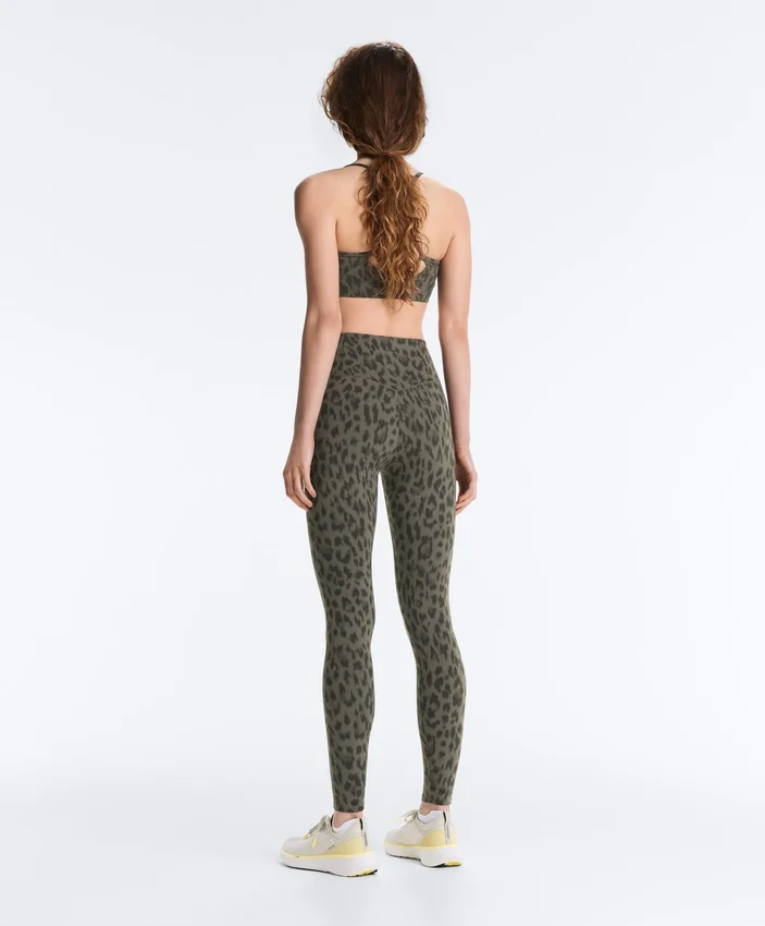 Leggings a vita alta e lunghezza alla caviglia con stampa leopardata Evermove Leggings a vita alta e lunghezza alla caviglia con stampa leopardata Evermove