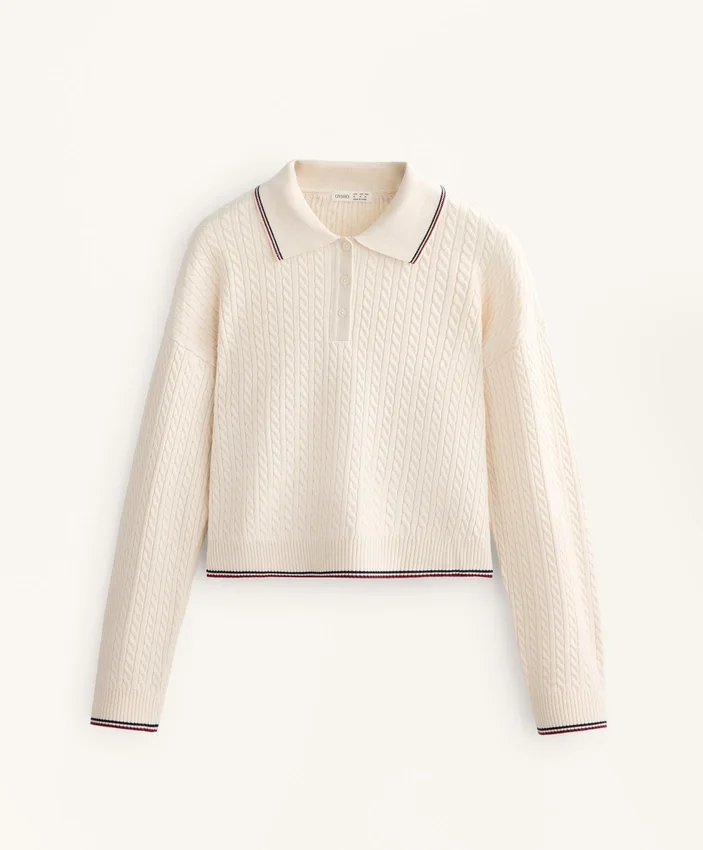Maglione a collo alto con mini trecce Maglione a collo alto con mini trecce