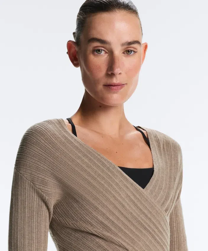 Maglione a maglia fine a coste Maglione a maglia fine a coste