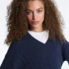 Maglione con scollo a V in maglia a trecce 100% cotone