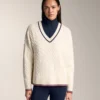 Maglione in maglia a trecce con scollo a V