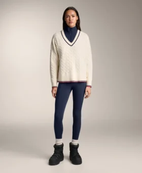 Maglione in maglia a trecce con scollo a V