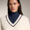 Maglione in maglia a trecce con scollo a V