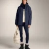 Maglione in maglia a trecce con scollo a V