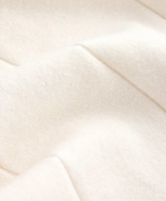 Maglione in maglia con scollo a V a contrasto Maglione in maglia con scollo a V a contrasto