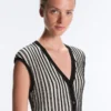 Maglione senza maniche a righe con scollo a V Maglione senza maniche a righe con scollo a V