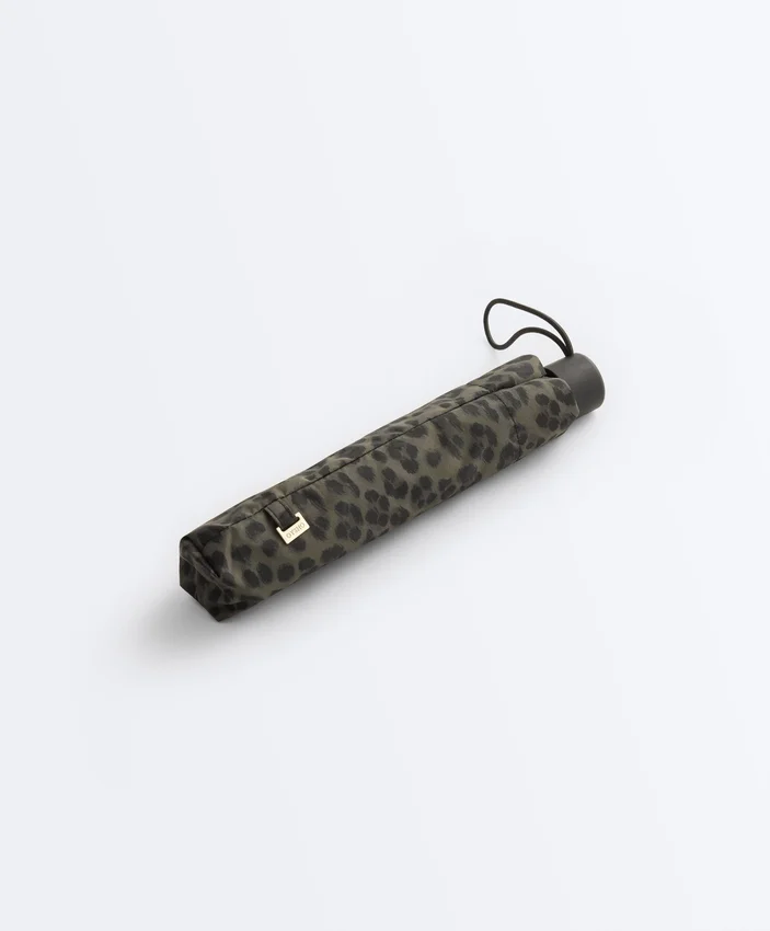Ombrello leggero con stampa leopardata Ombrello leggero con stampa leopardata