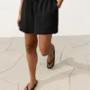 Pantaloncini a vita media in 100% lino