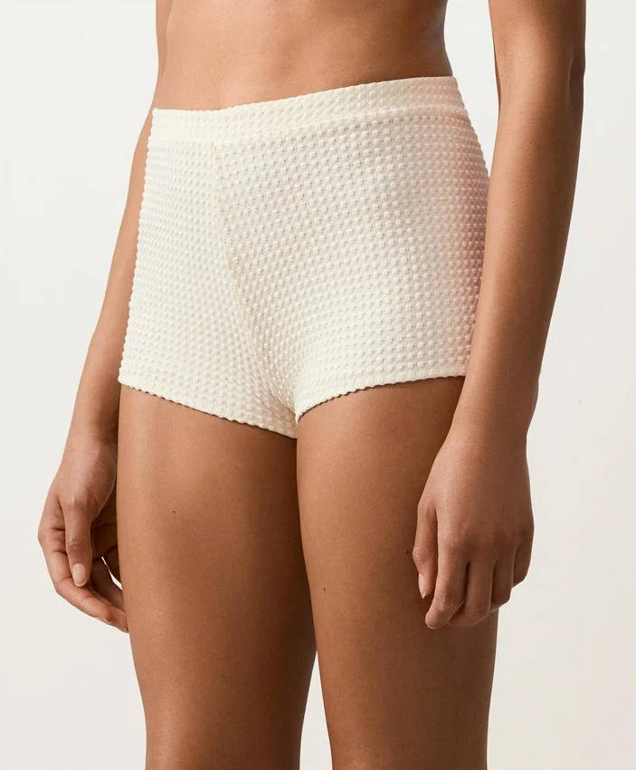 Pantaloncini da bikini a vita alta in crochet con texture a bolle Pantaloncini da bikini a vita alta in crochet con texture a bolle