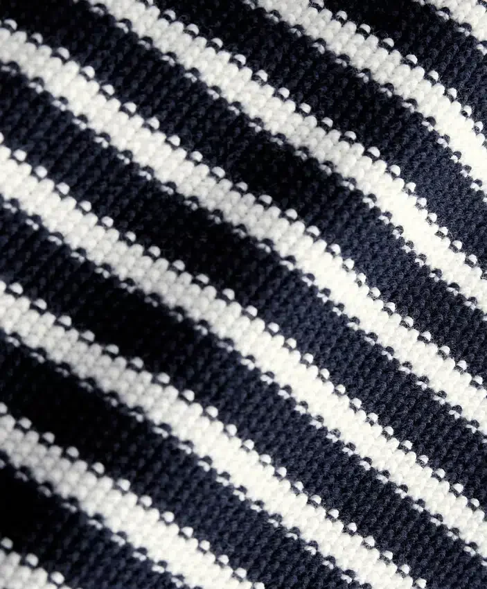Pantaloncini in maglia a righe con cintura in 100% cotone Pantaloncini in maglia a righe con cintura in 100% cotone