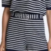 Pantaloncini in maglia a righe con cintura in 100% cotone Pantaloncini in maglia a righe con cintura in 100% cotone