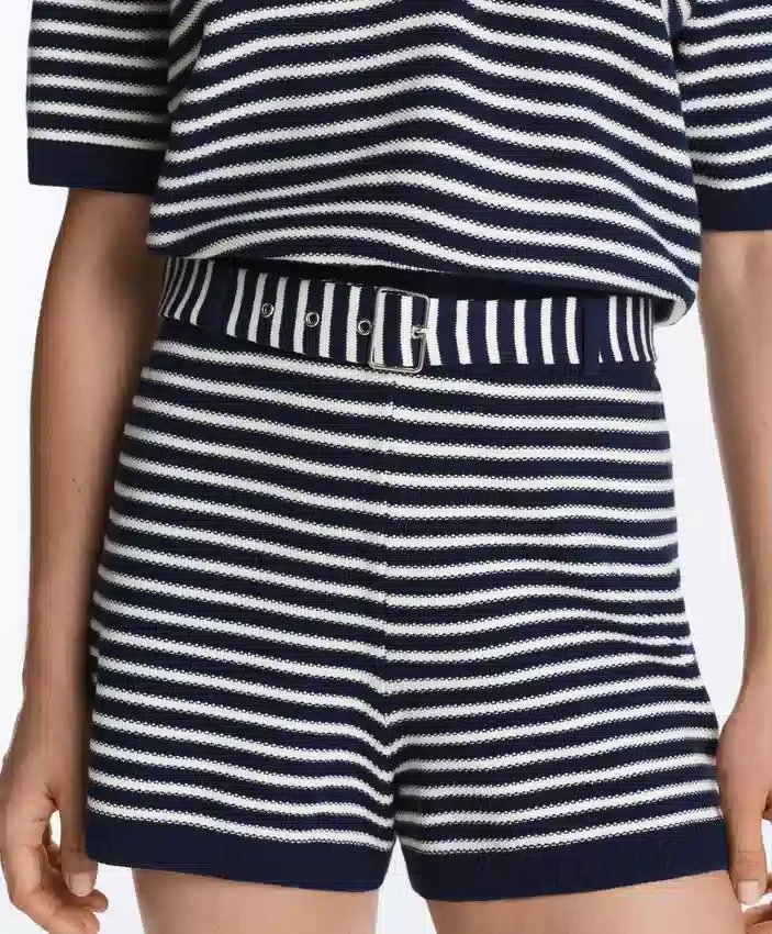 Pantaloncini in maglia a righe con cintura in 100% cotone Pantaloncini in maglia a righe con cintura in 100% cotone