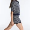Pantaloncini in maglia a righe con cintura in 100% cotone Pantaloncini in maglia a righe con cintura in 100% cotone
