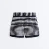 Pantaloncini in maglia a righe con cintura in 100% cotone Pantaloncini in maglia a righe con cintura in 100% cotone