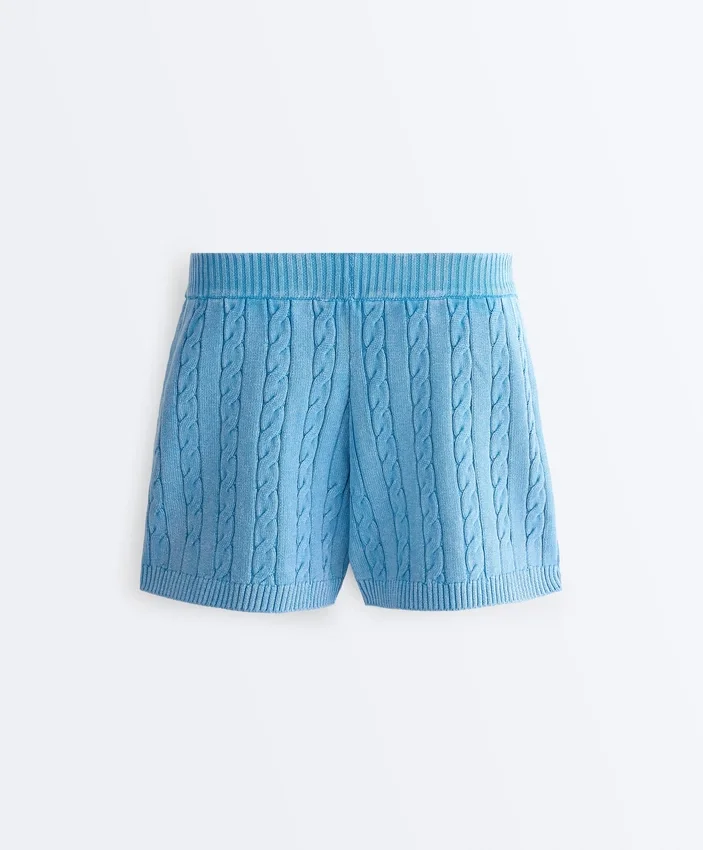Pantaloncini in maglia a trecce lavata Pantaloncini in maglia a trecce lavata