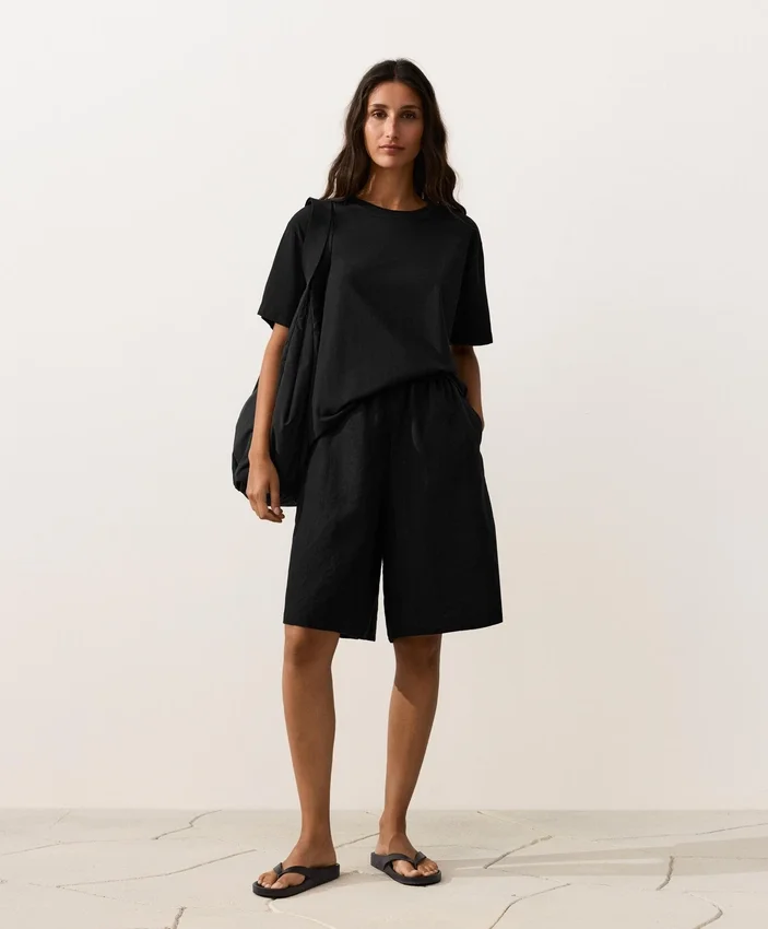 Pantaloncini midi in 100% lino Pantaloncini midi in 100% lino