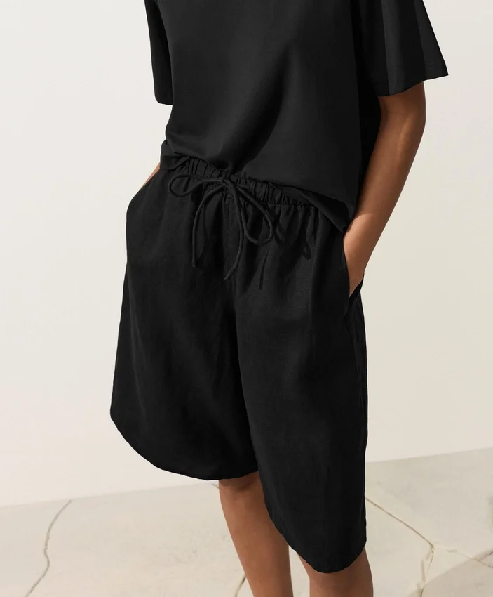 Pantaloncini midi in 100% lino Pantaloncini midi in 100% lino
