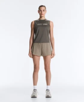 T-shirt tecnica senza maniche con scritta