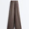 Pantaloni a gamba dritta con striscia asimmetrica e modal Pantaloni a gamba dritta con striscia asimmetrica e modal