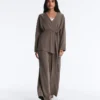 Pantaloni a gamba dritta con striscia asimmetrica e modal Pantaloni a gamba dritta con striscia asimmetrica e modal