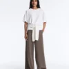 Pantaloni a gamba dritta con striscia asimmetrica e modal Pantaloni a gamba dritta con striscia asimmetrica e modal