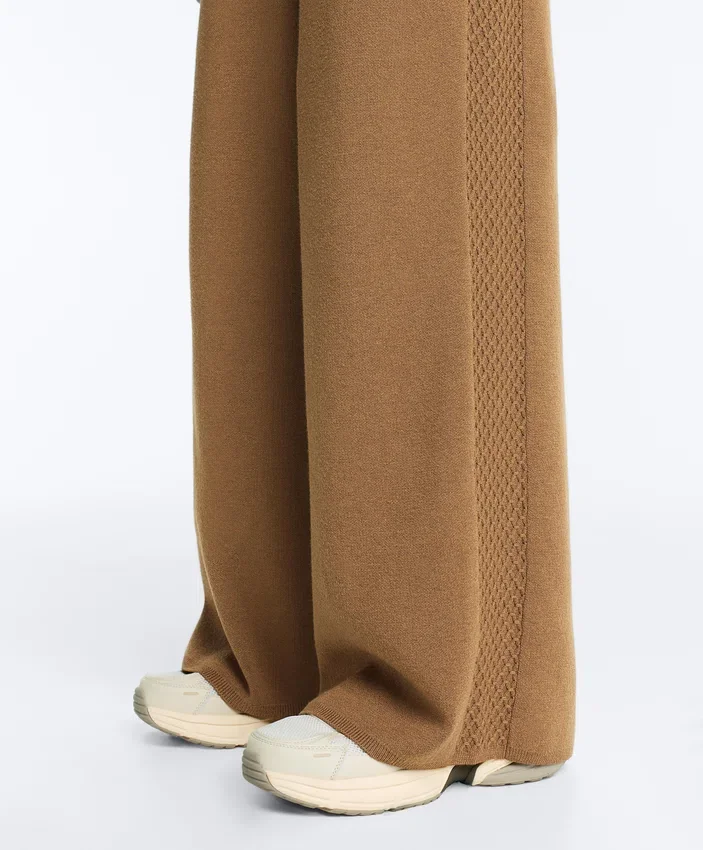 Pantaloni a gamba dritta con struttura a maglia laterale Pantaloni a gamba dritta con struttura a maglia laterale
