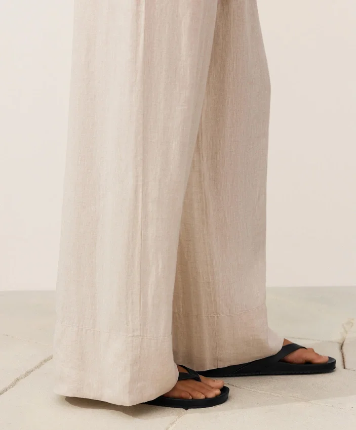 Pantaloni a gamba dritta in 100% lino Pantaloni a gamba dritta in 100% lino