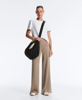 Pantaloni a gamba dritta in maglia a coste