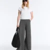 Pantaloni a gamba larga in modal Soft Touch con righe sottili Pantaloni a gamba larga in modal Soft Touch con righe sottili