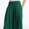 Pantaloni a gamba larga in piqué di cotone con pieghe Pantaloni a gamba larga in piqué di cotone con pieghe
