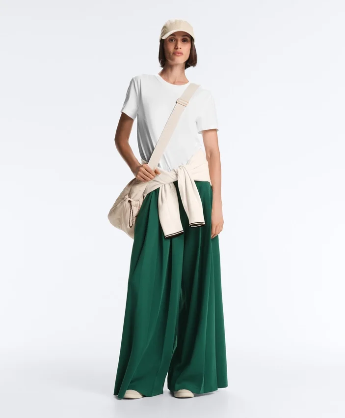 Pantaloni a gamba larga in piqué di cotone con pieghe Pantaloni a gamba larga in piqué di cotone con pieghe