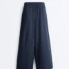 Pantaloni a gamba larga in popeline 100% cotone Pantaloni a gamba larga in popeline 100% cotone