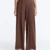 Pantaloni a gamba larga Light Touch con pinces Pantaloni a gamba larga Light Touch con pinces