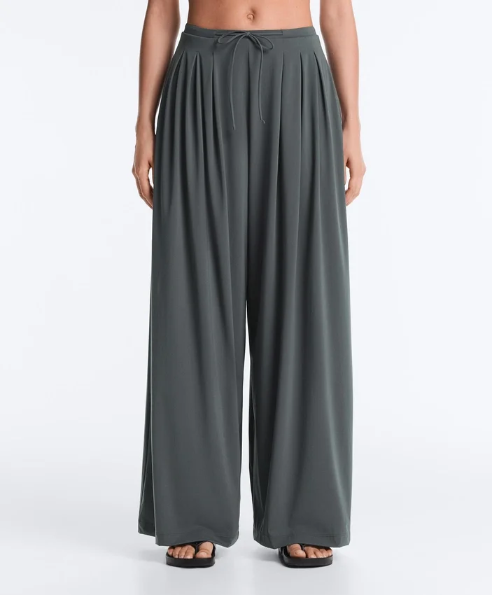 Pantaloni a gamba larga Light Touch con pinces Pantaloni a gamba larga Light Touch con pinces