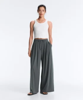 Pantaloni a gamba larga Light Touch con pinces