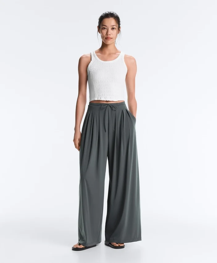 Pantaloni a gamba larga Light Touch con pinces Pantaloni a gamba larga Light Touch con pinces
