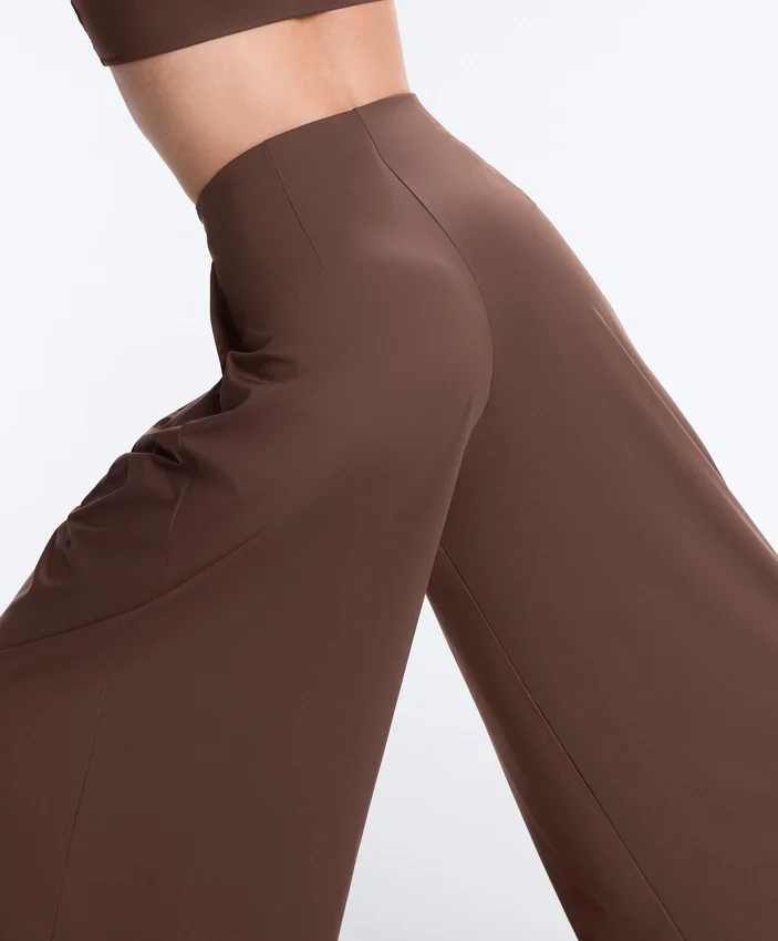 Pantaloni a gamba larga Light Touch con pinces Pantaloni a gamba larga Light Touch con pinces